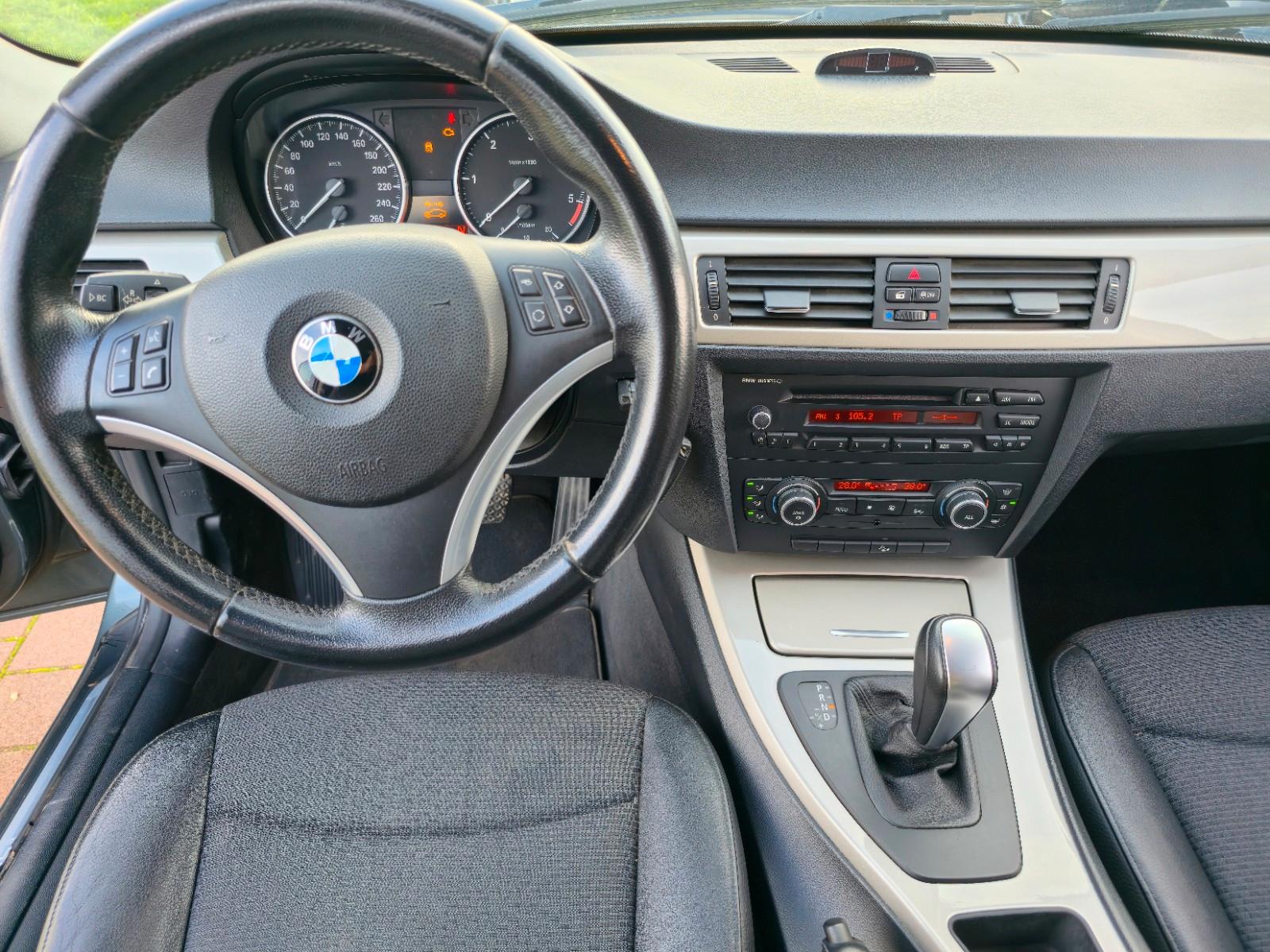 BMW 320 2011 — engine 1.995 cm³, 184 HP (135kW)
