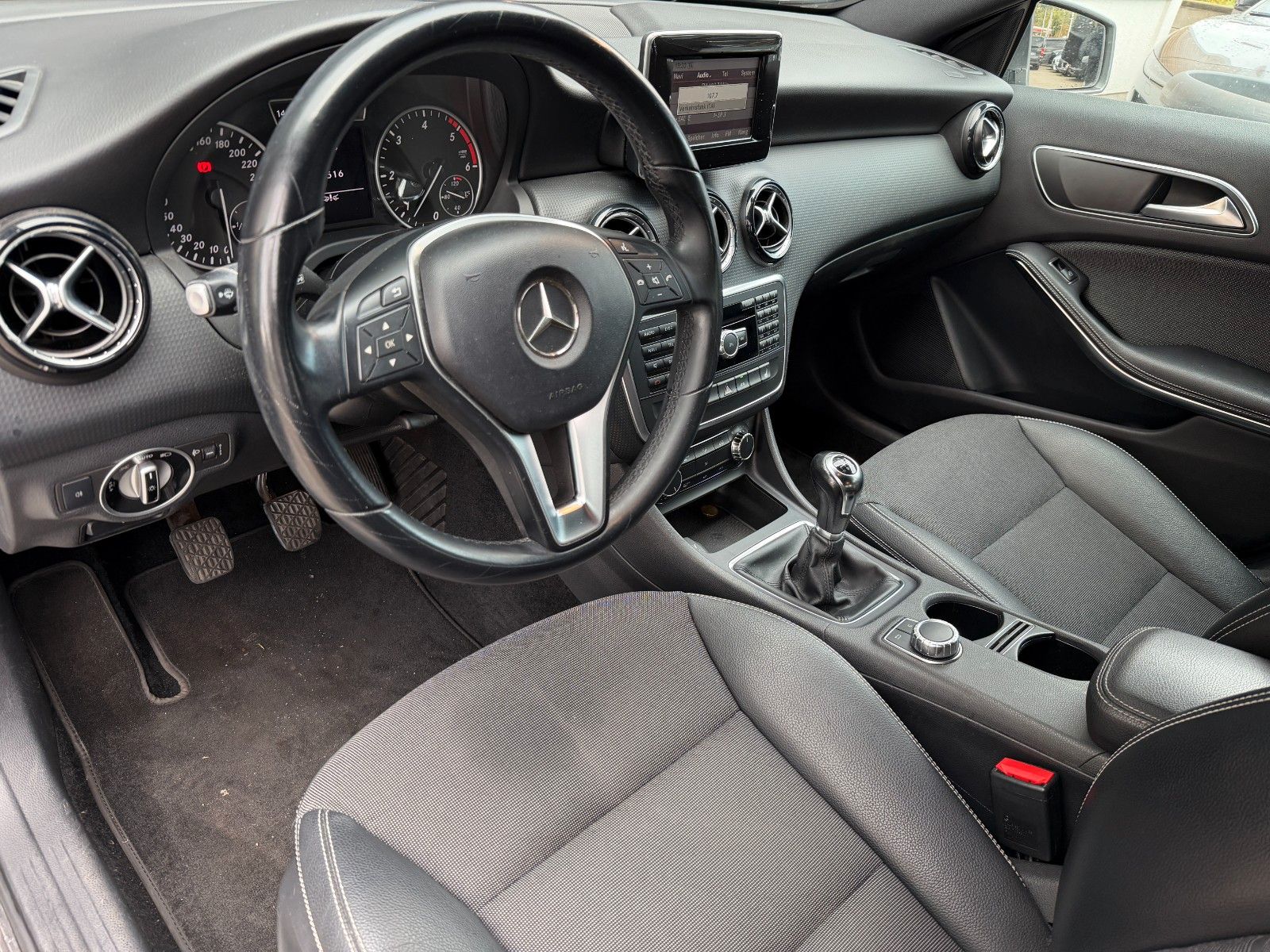 MERCEDES-BENZ A 180 A 180 CDI / d BlueEfficiency SHZ/NAVI – Ansicht 15
