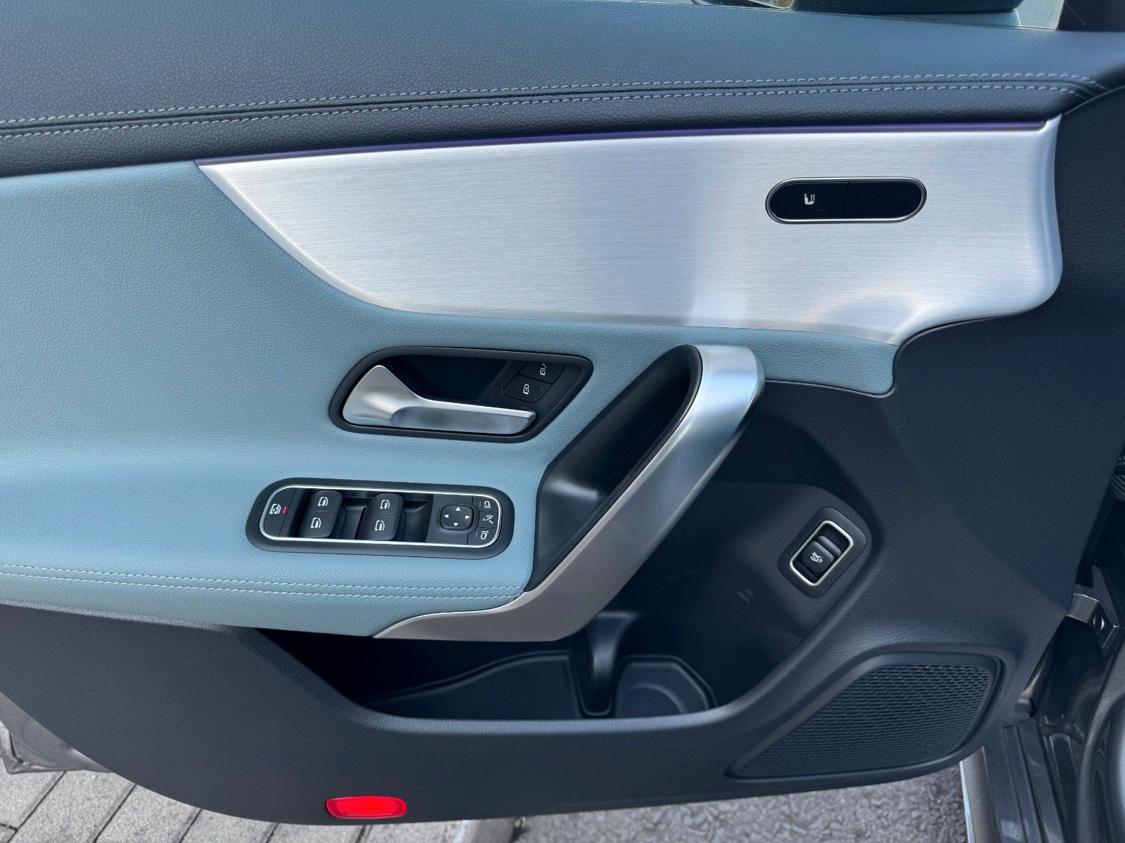 Fahrzeugabbildung Mercedes-Benz CLA 200d AMG+LederGrau+Ambiente+RFK+Night