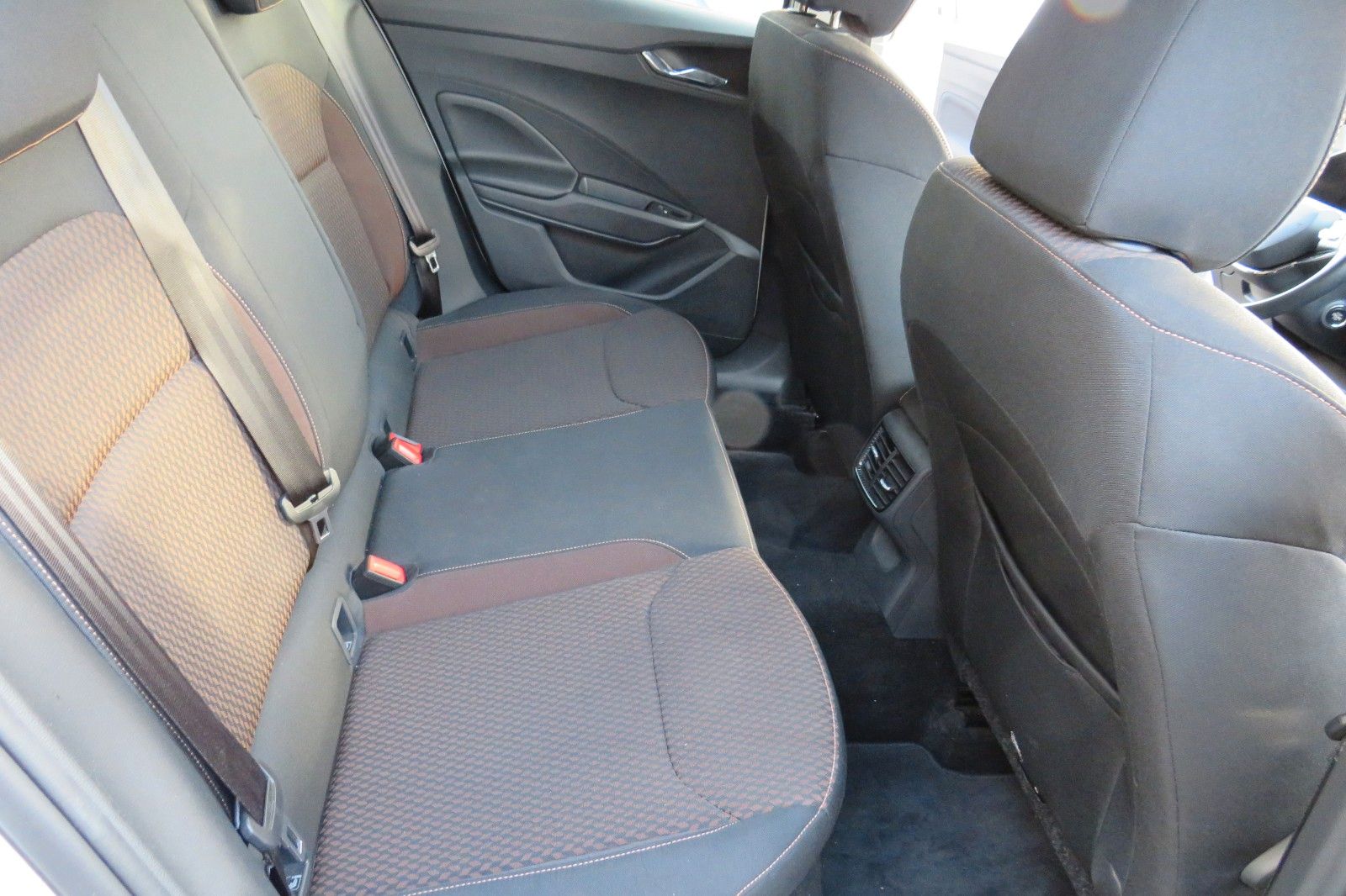 Fahrzeugabbildung SKODA Fabia SPORT DSG 17`SCHWARZ KESSY BI-LED PDC 1.H