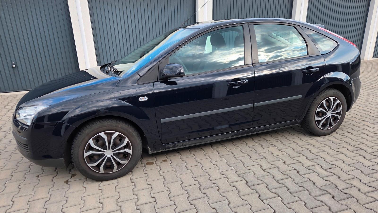 Ford Focus 1.6 5Türer Connection AUTOMATIK