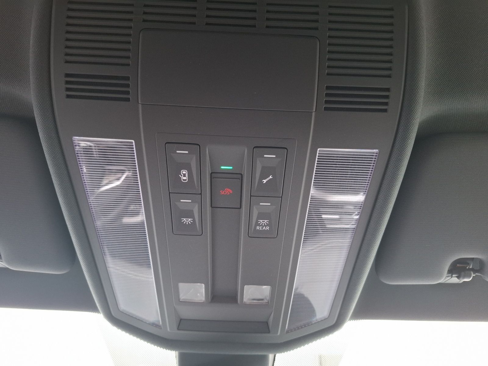 Fahrzeugabbildung Volkswagen Touareg TDI AHK Navi Leder ACC RFK SH 19"