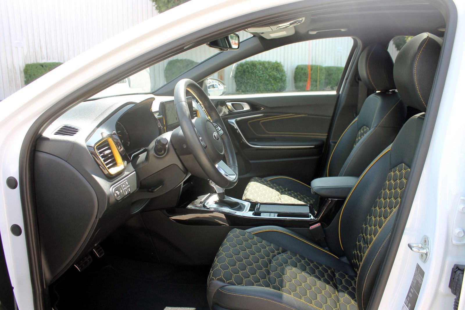 Fahrzeugabbildung Kia XCeed 1.5T-GDI Xdition LED ACC KAM PANO SHZ NAV