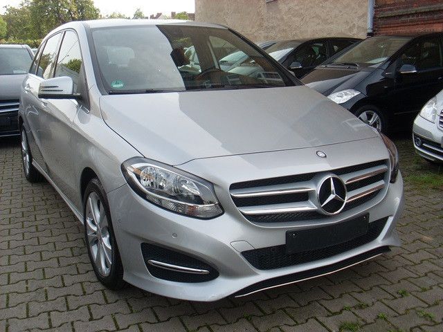 Mercedes-Benz B 200 Urban 1. Besitz / MB Anhängerkuppl / Tempo