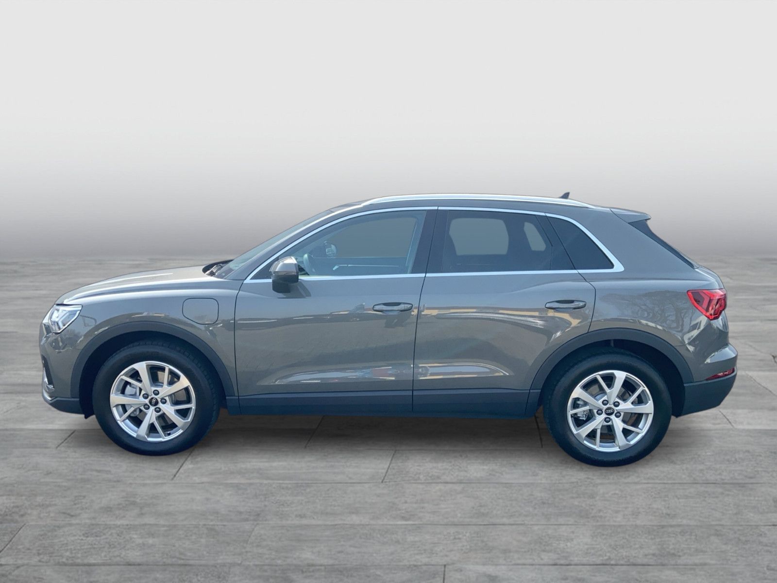 Audi Q3 45 TFSI e Matrix/Navi/RFK/AHZ/DAB/ACC/Busines foto 2