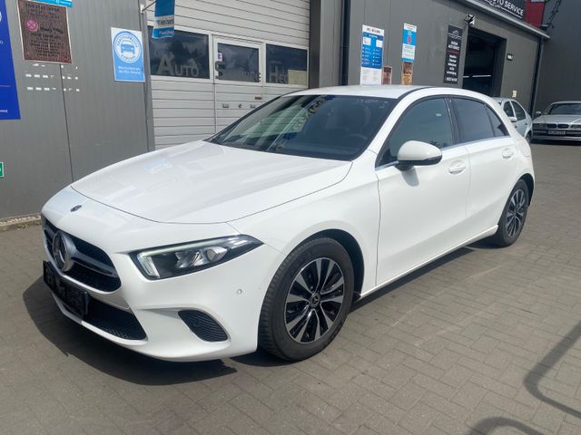 MERCEDES-BENZ A 180 d / NAVI / PDC / Anhängerkupplung