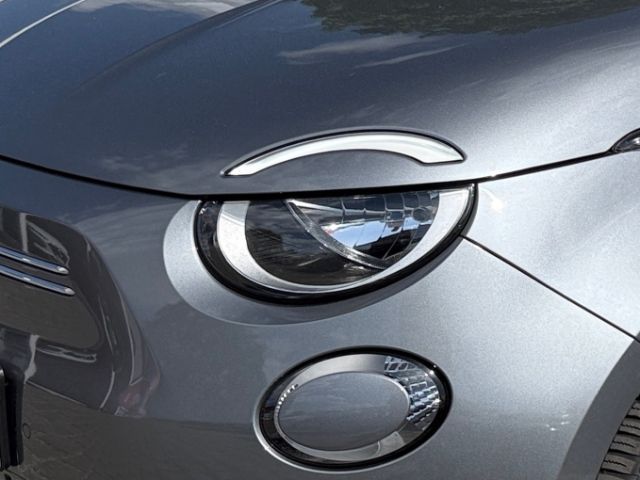 Fahrzeugabbildung Fiat 500 e Basis +NAVI+KLIMA+RFK+SHZ+CARPLAY+PDC+DAB+