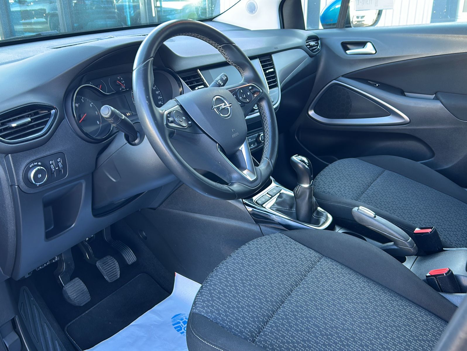 Fahrzeugabbildung Opel Crossland X Edition
