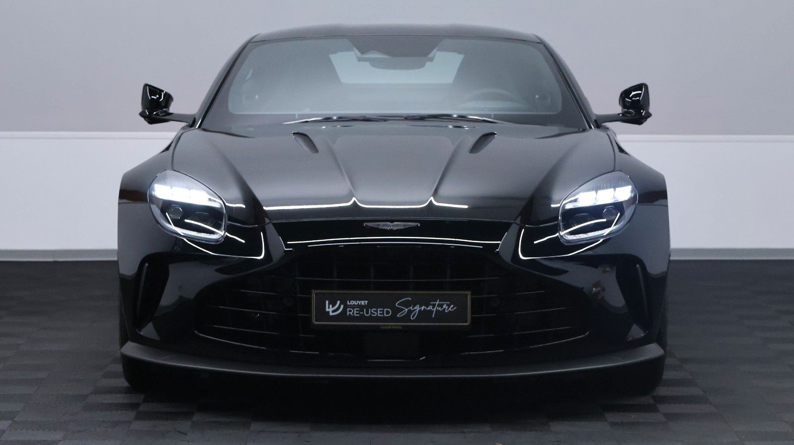 Aston Martin V8 Vantage imagem 2