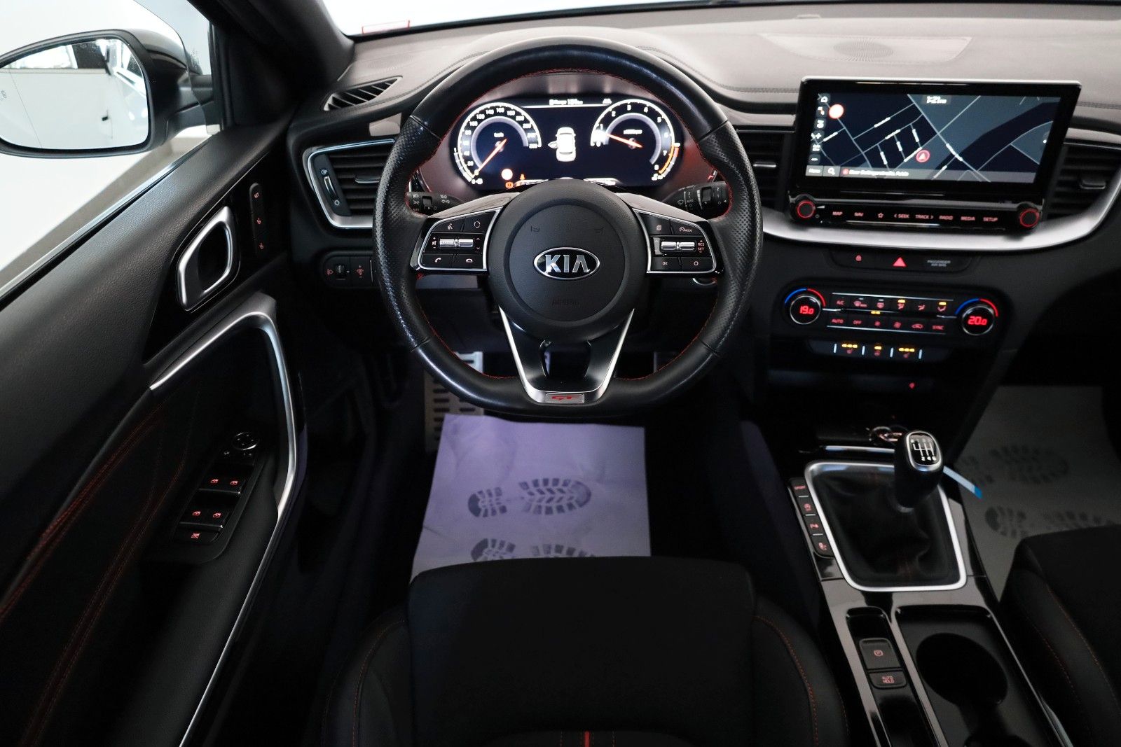 Fahrzeugabbildung Kia cee'd / Ceed GT, T.Leder,Navi,LED,SH,JBL +WR