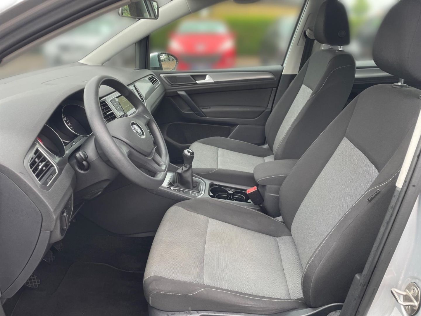 Fahrzeugabbildung Volkswagen Golf Sportsvan 1.2 TSI Trendline Allwetterreifen