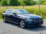 Mercedes-Benz E 220d*4Matic*Standheiz.*LED*360cam*Distronic* - Mercedes-Benz E 220 mit Diesel-Antrieb: Blau, Kombi