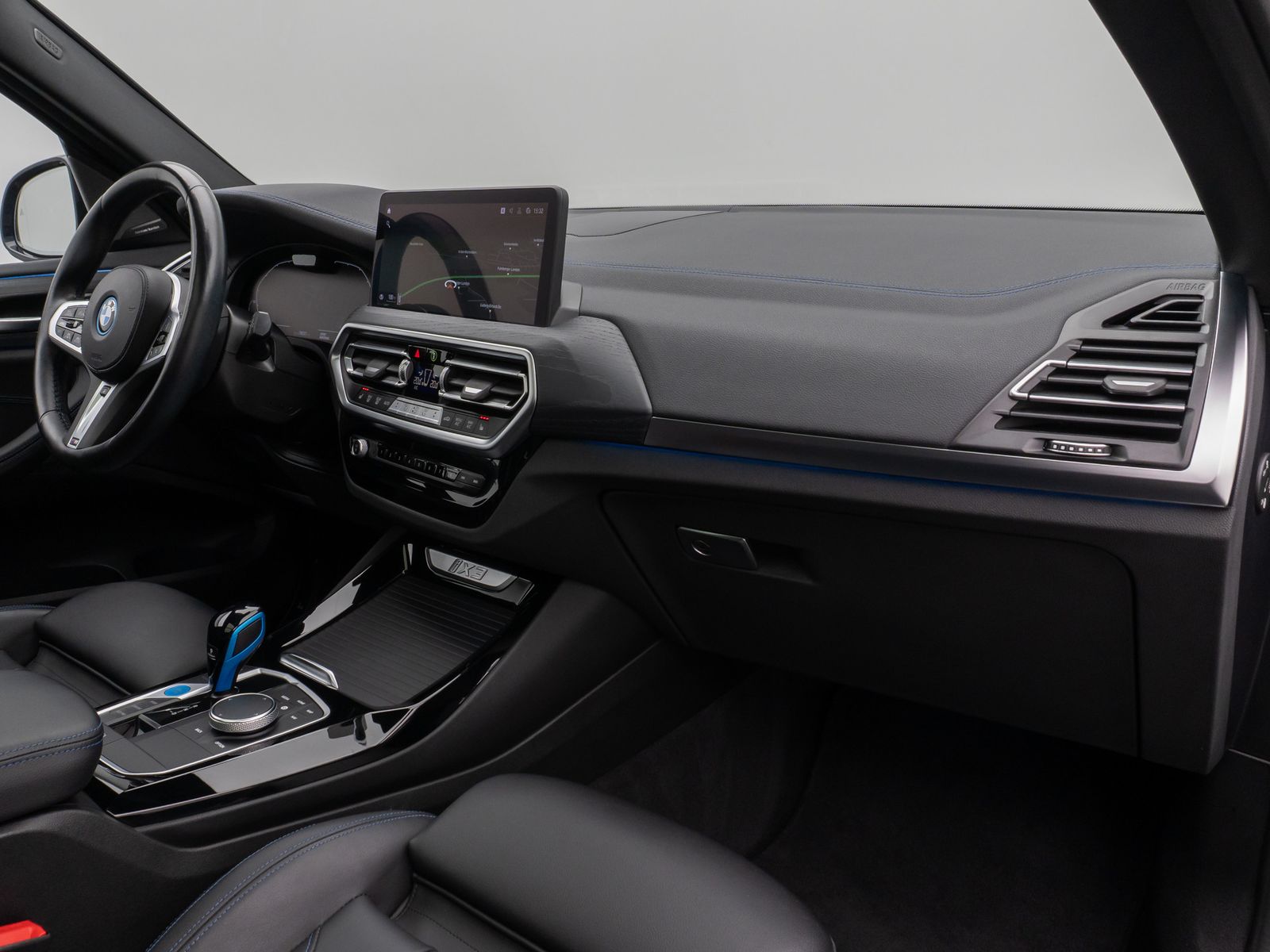 Fahrzeugabbildung BMW iX3 Impressive M Sport Panorama 360°HUD DAB H/K