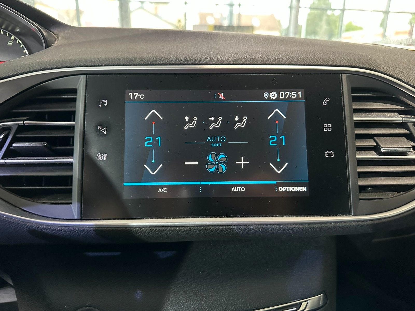 Fahrzeugabbildung Peugeot 308 SW Active 1.5D NAVI/LED/PDC/ALU/TEMPOMAT