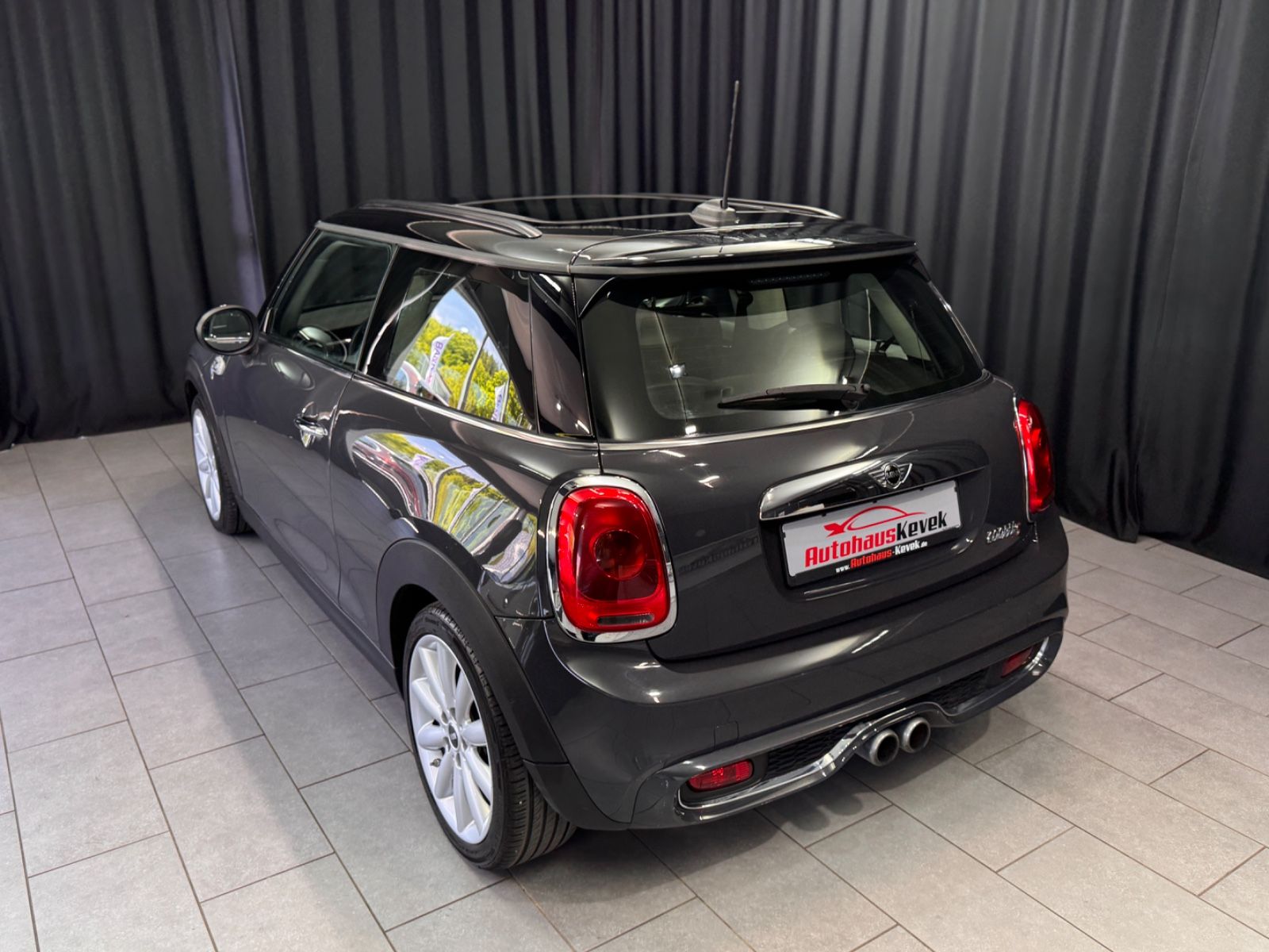 Fahrzeugabbildung MINI MINI COOPER S|CHILI|PANORAMA|NAVI|PDC|