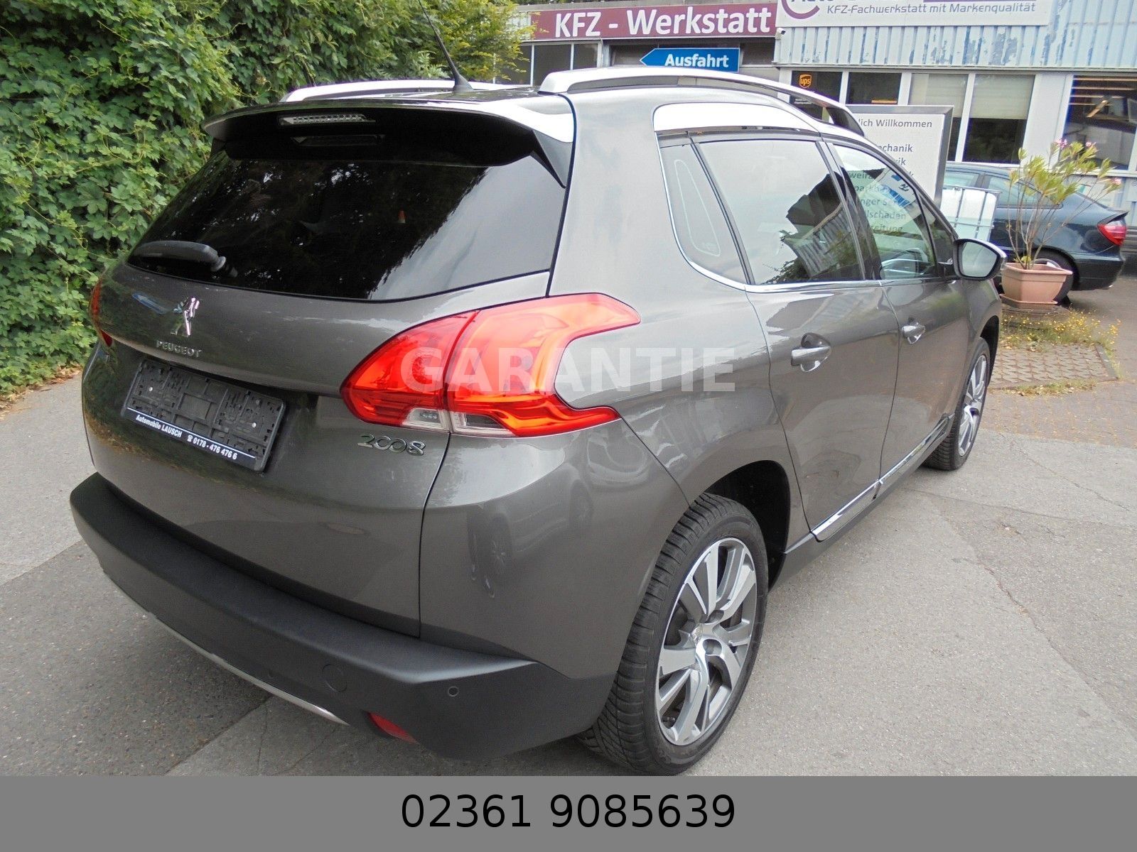 Fahrzeugabbildung Peugeot 2008 Allure Automatik/Panorama/Parktronik/