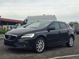 Volvo V40 Cross Country Pro-Panorama.Leder.harman/kard - Volvo V40 Cross Country mit Benzin-Antrieb: Automatik