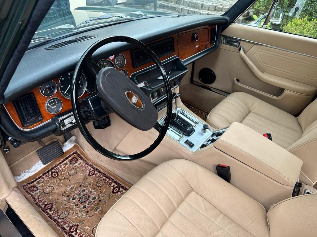 Jaguar XJ6