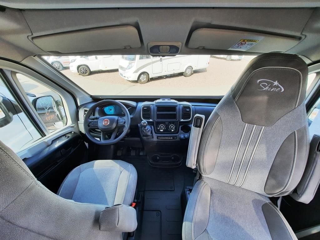 Fahrzeugabbildung Pössl Summit SHINE 540 R Tageszulassung 11.552 € spare
