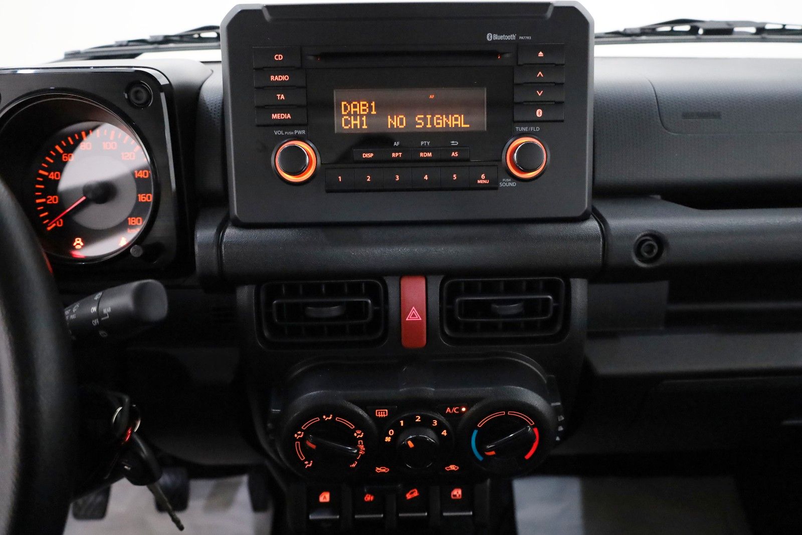 Fahrzeugabbildung Suzuki Comfort AllGrip NFZ,4WD,AHK,GARANTIE