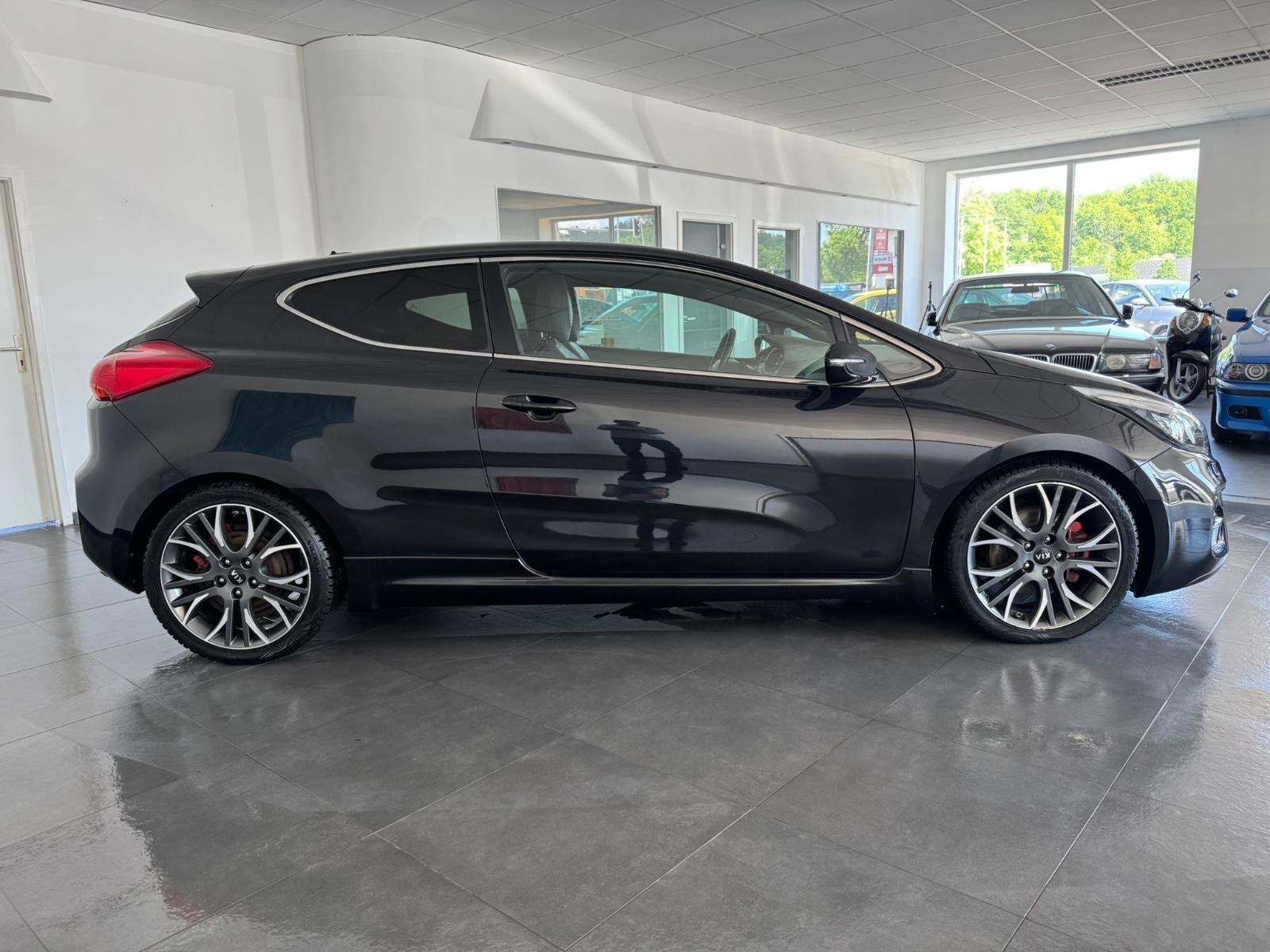 Kia ProCeed GT-Track 1.6 TGDI Voll Pano Navi TÜV NEU