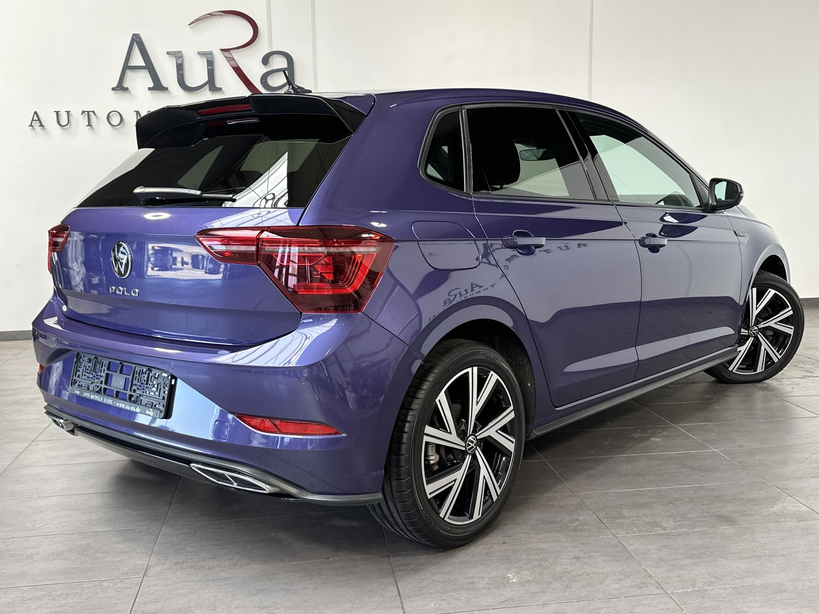 Fahrzeugabbildung Volkswagen Polo 1.0 TSI DSG R-Line NAV+LED+PANO+VCOCKPIT+PP