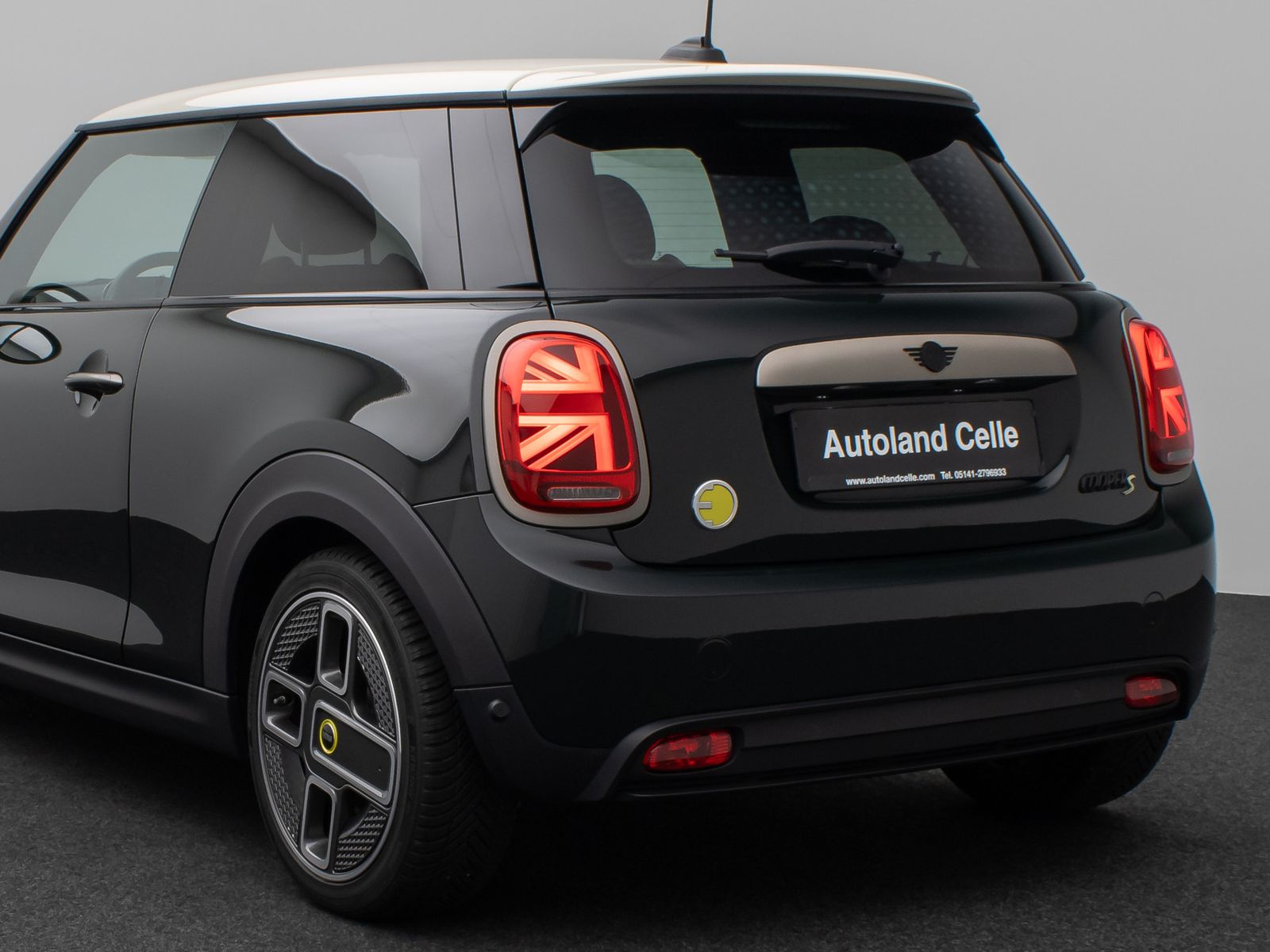 Fahrzeugabbildung MINI COOPER SE Resolute Edition PDC hinten LED Navi