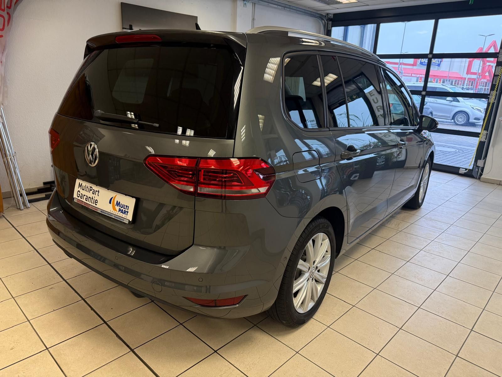 Fahrzeugabbildung Volkswagen Touran Comfortline BMT 7.SITZER/ SCHECKHEFT/ AHK