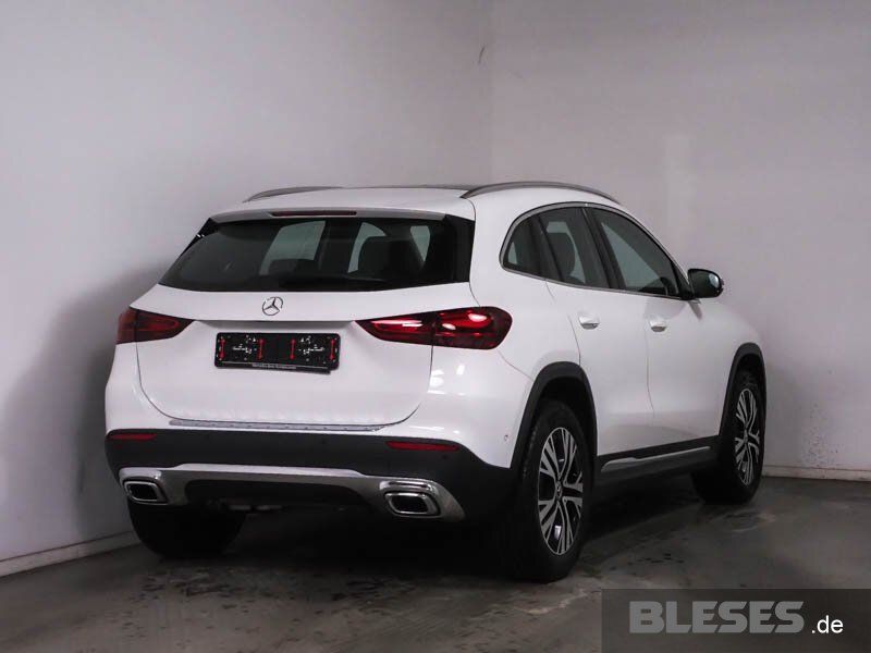 MERCEDES-BENZ GLA 180 – Bild 2