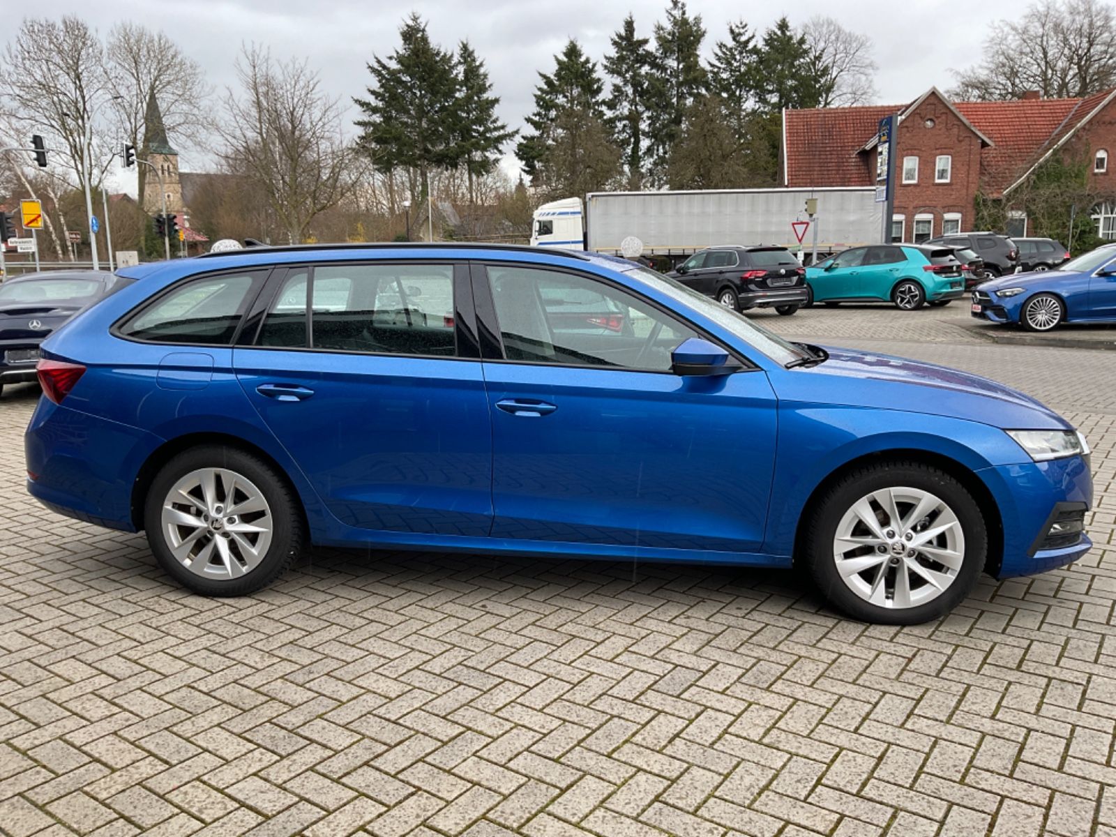 Fahrzeugabbildung SKODA Octavia Combi 1.5 TSI,Neues Model,Kamera,Navi