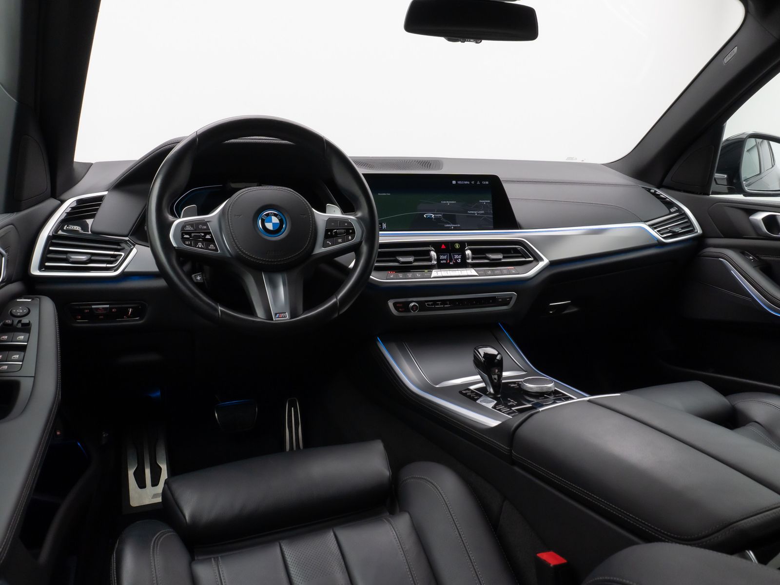 Fahrzeugabbildung BMW X5 xD45e M Sport Laser 360° HUD DAB HiFi 22Zoll