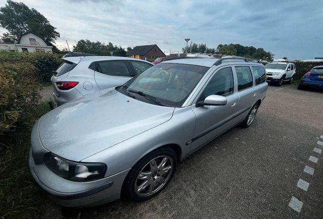 Volvo V70 2.4L D5 EXPORT