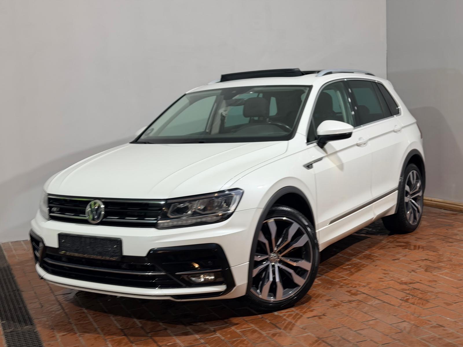 Volkswagen Tiguan R-Line+Highline Pano Keyless el. AHK