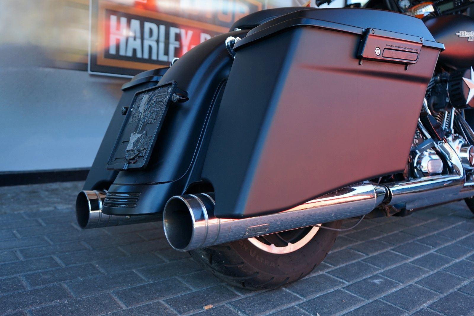 Fahrzeugabbildung Harley-Davidson Street Glide 103 - Mega Umbau - Jekill - 21 Zoll