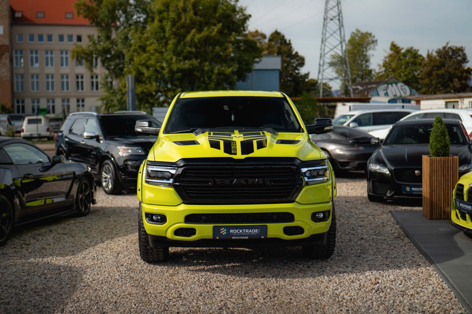 Fahrzeugabbildung Dodge RAM 5.7 V8 4x4 OFFROAD ACID YELLOW Edition LED