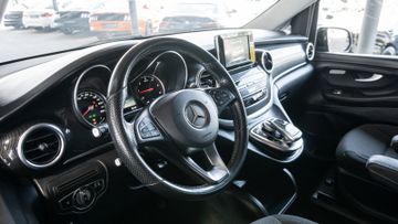 Mercedes V 220 - 8