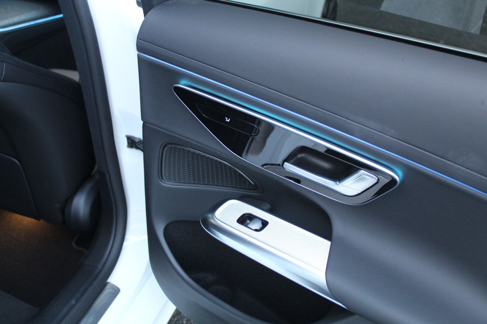 Mercedes-Benz E 300 T e Avantgarde AHK+360KAMERA+DIGITAL-LIGHT foto 18