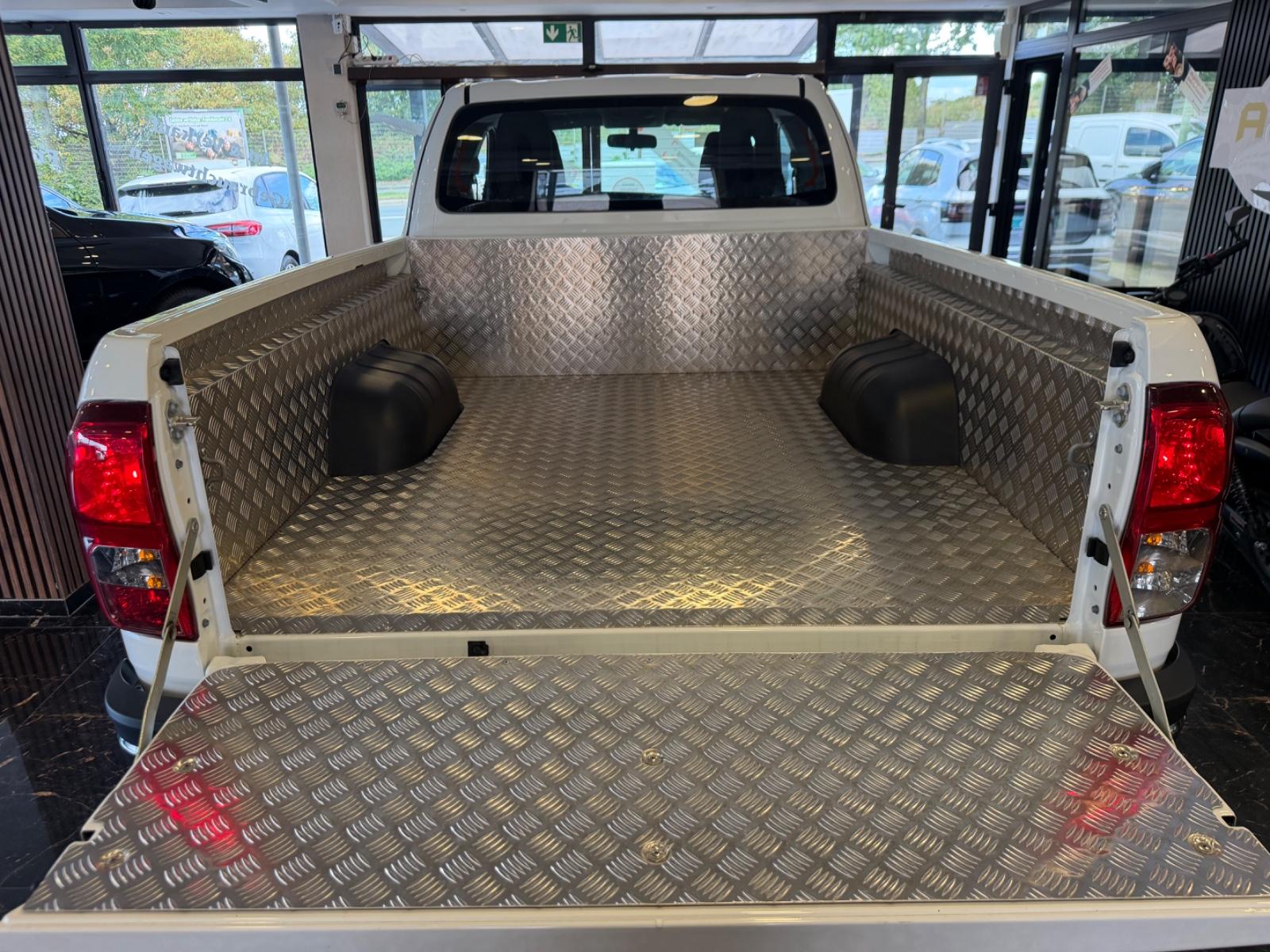 TOYOTA HILUX EXTRA CAB DUTY 4X4 - 150CH - HISTORIQUE ENTRETIEN COMPLET - 2EME MAIN
