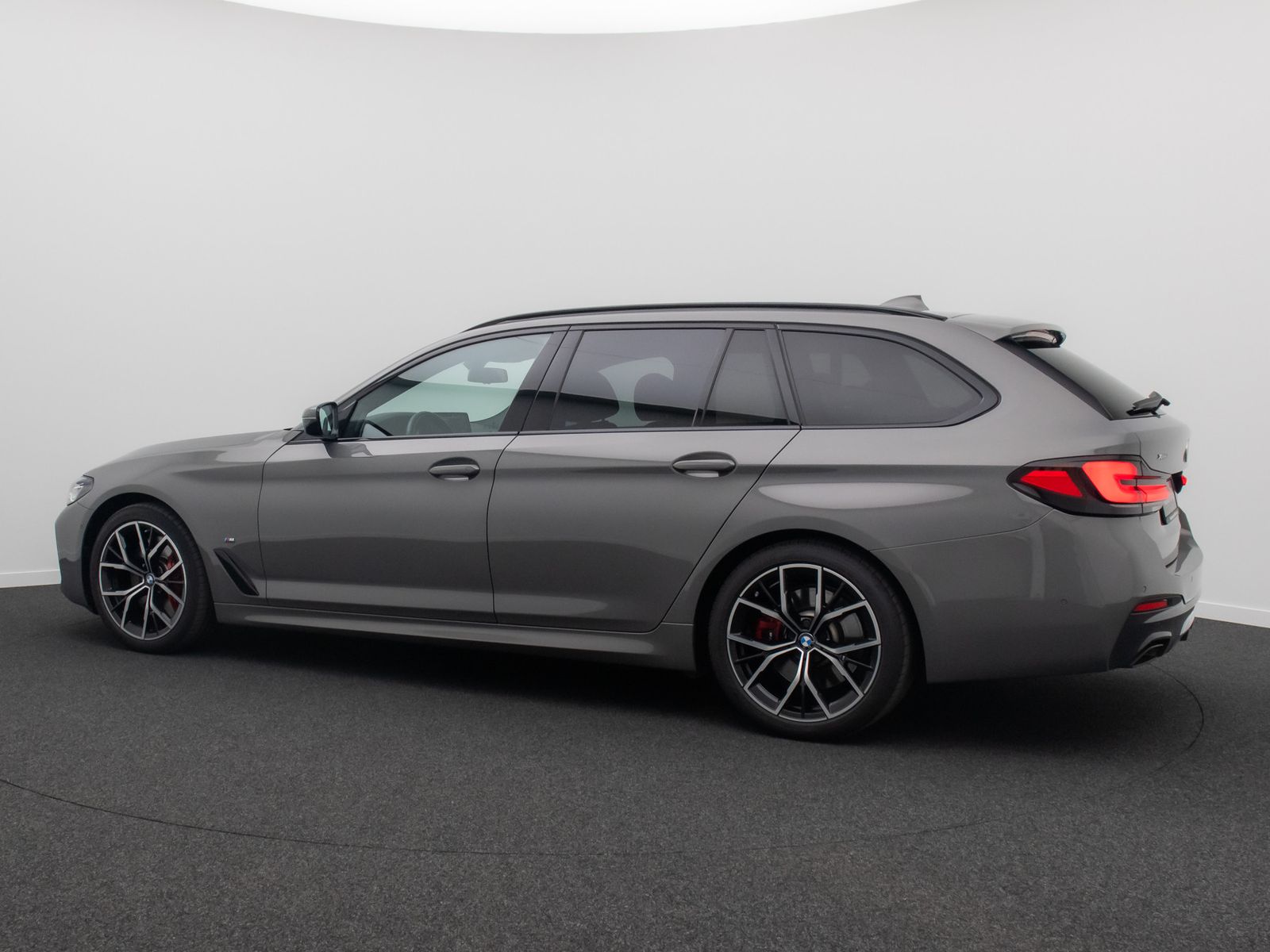 Fahrzeugabbildung BMW 540i xD M Sport Kamera DAB H/K Lenkrhzg Alarm