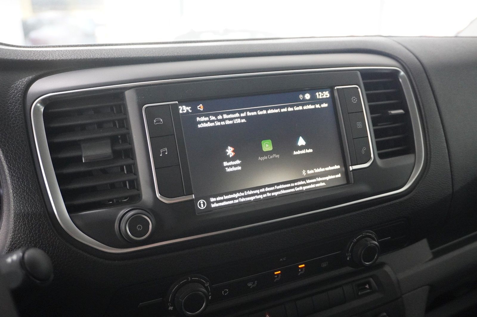 Fahrzeugabbildung Opel Vivaro C Kombi 2.0D "L" 9-SITZER NAVI/TEMP./DAB+