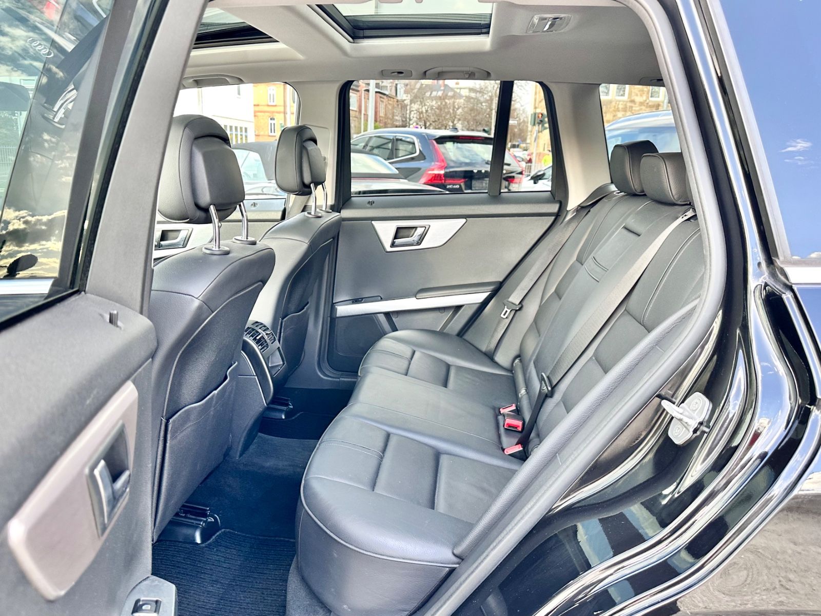 Fahrzeugabbildung Mercedes-Benz GLK 350 4MATIC*PANO+AHK+LEDER*