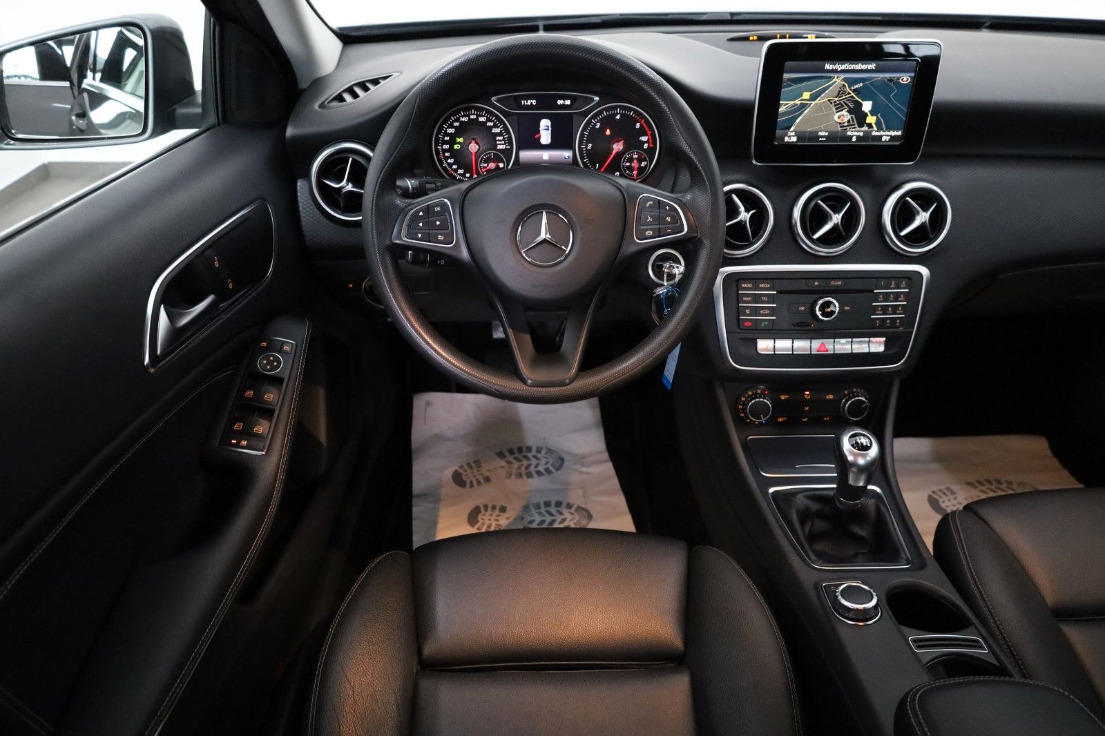 Fahrzeugabbildung Mercedes-Benz A 200d Style Leder,Navi,LED,SH,PDC,SR+WR