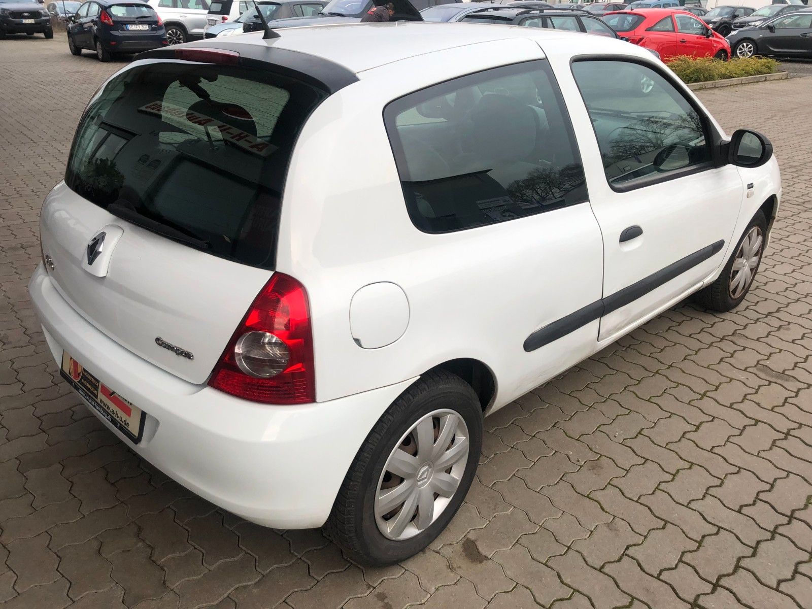 Fahrzeugabbildung Renault Clio II Campus YAHOO! 1.Hand TÜV 11/2027!!!