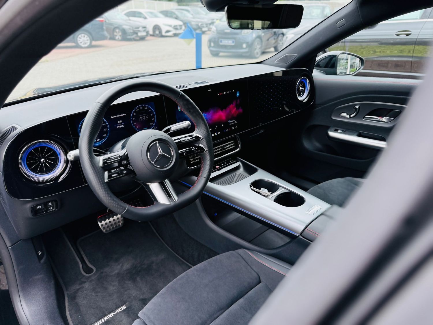Fahrzeugabbildung Mercedes-Benz CLA 250 + EQ, AMG Plus, Premium Paket, Night Pak