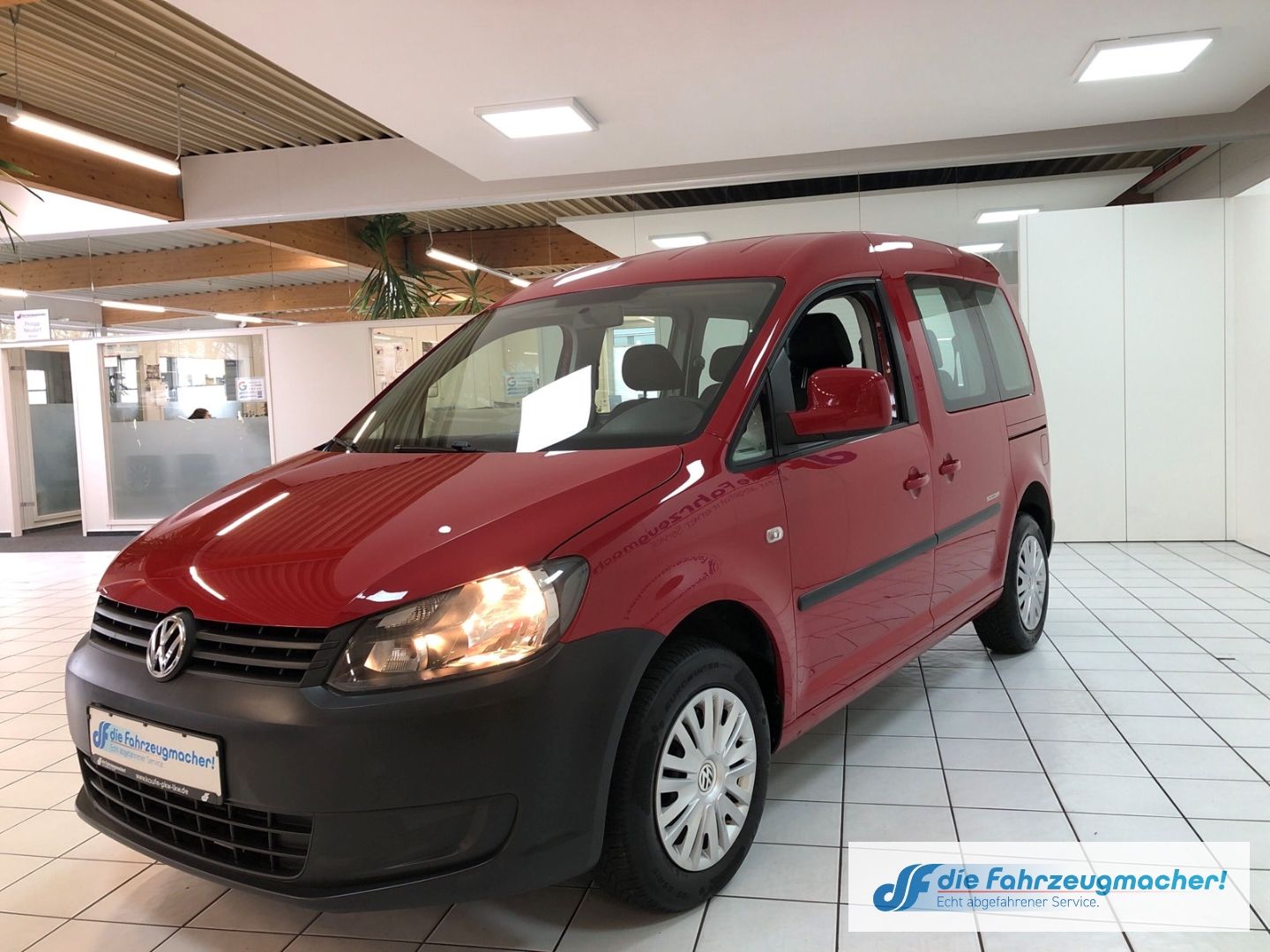 Fahrzeugabbildung Volkswagen Caddy Kombi Soccer Trendline 1.2TSI Klima 104TKM