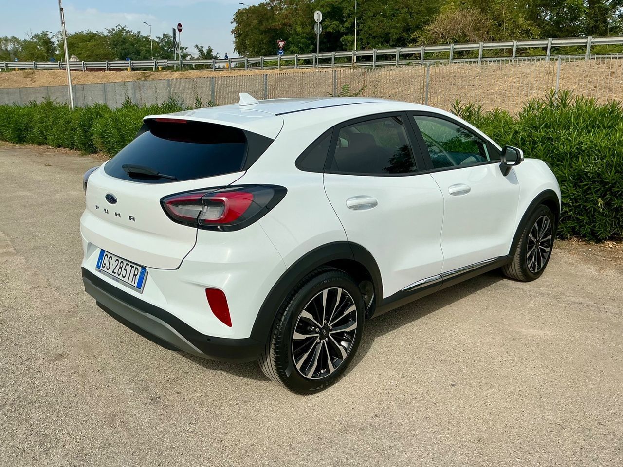 Ford Puma 1.0 EcoBoost Hybrid 125 CV Titanium imagem 3
