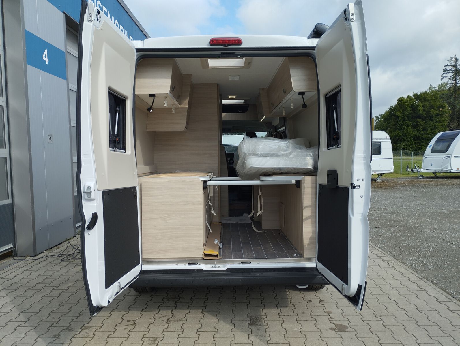 Fahrzeugabbildung Forster Livin Up FV599EBL 4530 Sondernachlass
