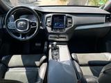 Volvo XC90 B5 D AWD Geartronic R-Design  - blaue Volvo XC90