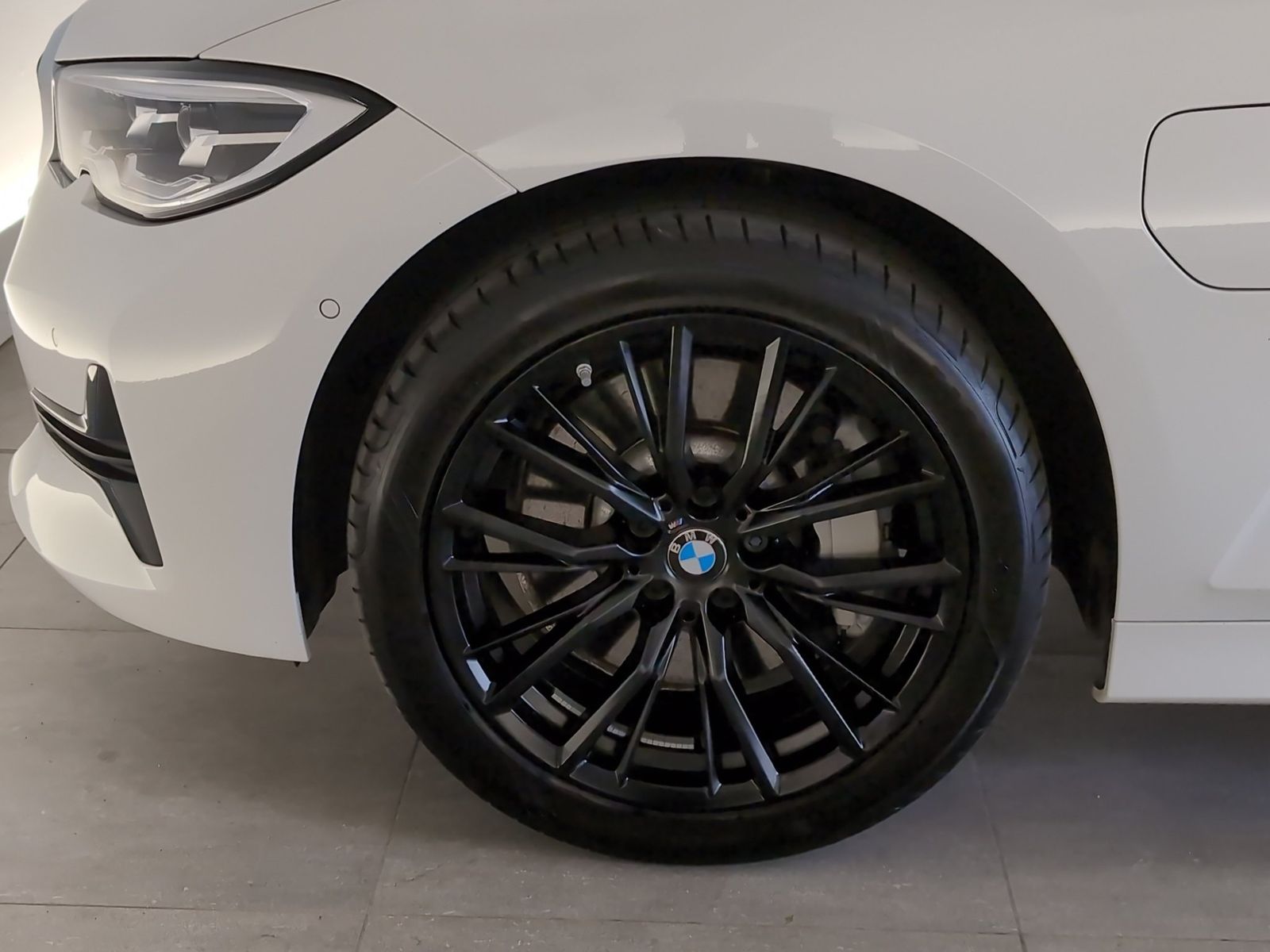 BMW 330e Limousine Navi/LED/AHK/RFK/SHZ/Apple Navi/L foto 10