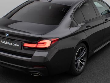 Fahrzeugabbildung BMW 520d M Sport  Kamera HUD DAB HiFi AHK DisplayKey